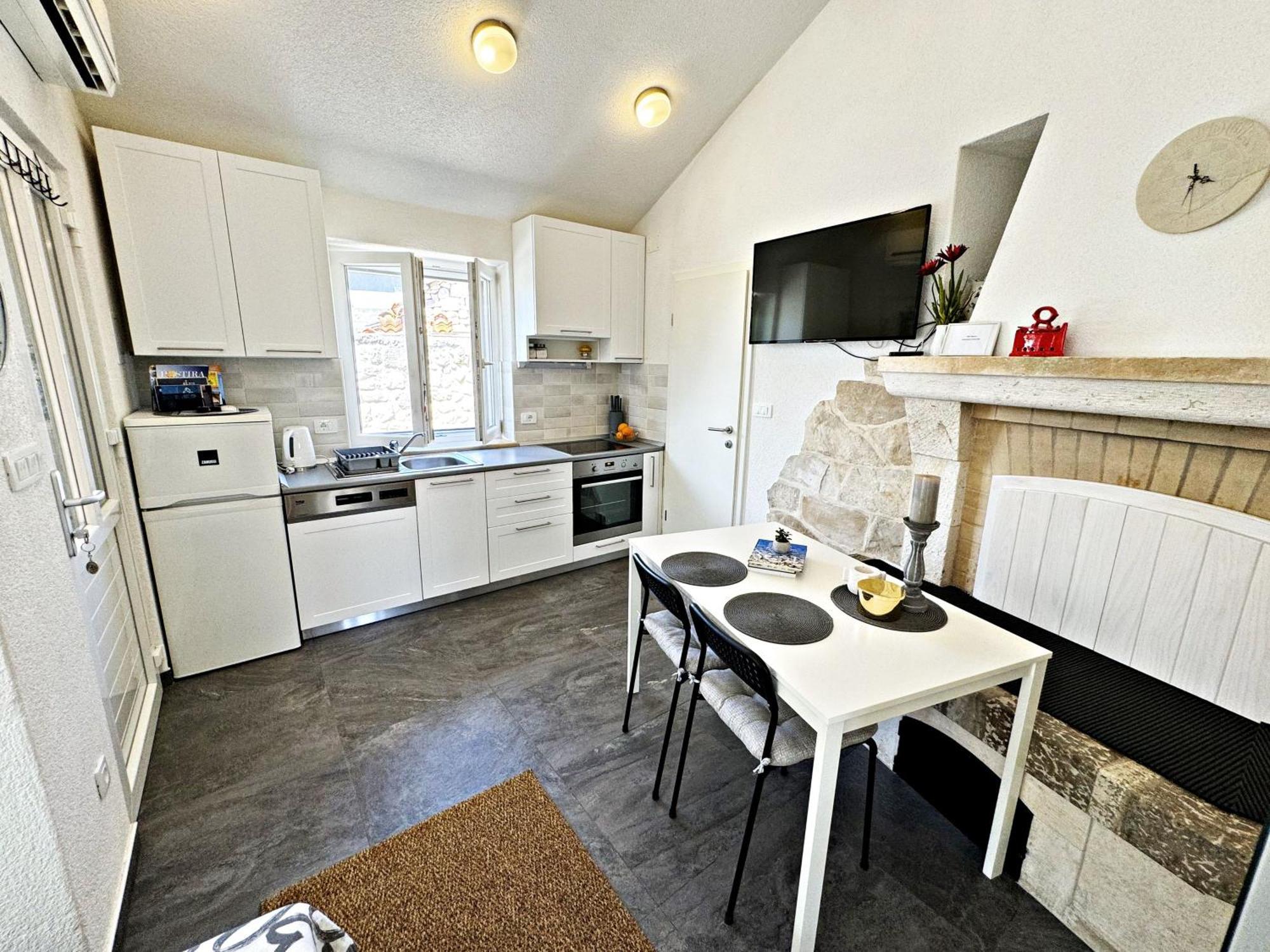 Studio Apartment Matoni بوستيرا المظهر الخارجي الصورة